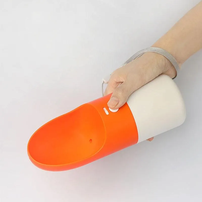 Hydration on the Go: MOESTAR Rocket Cup for Pets