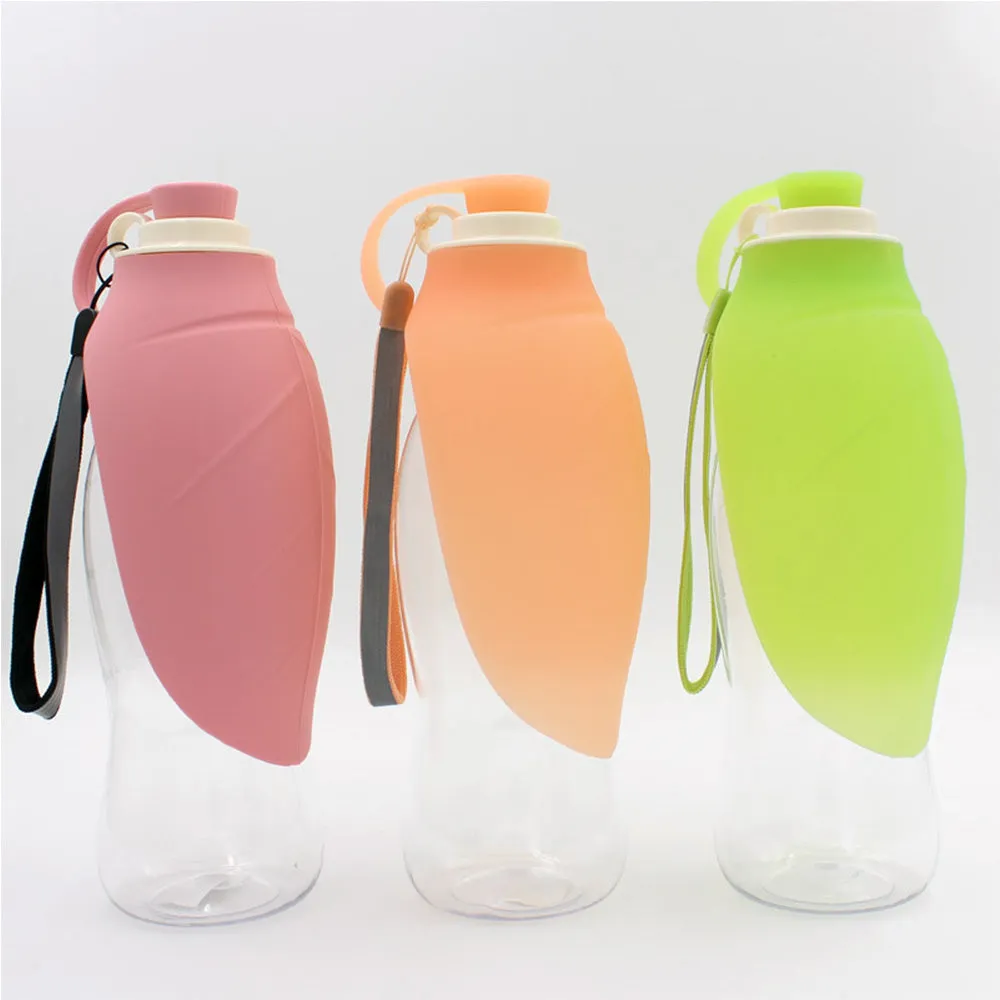 PAWS ASIA Amazon Popular High Quality Multifunctional Narrow Mouth Nozzle Squeeze Out Regular Dog Bottles Water 580ML